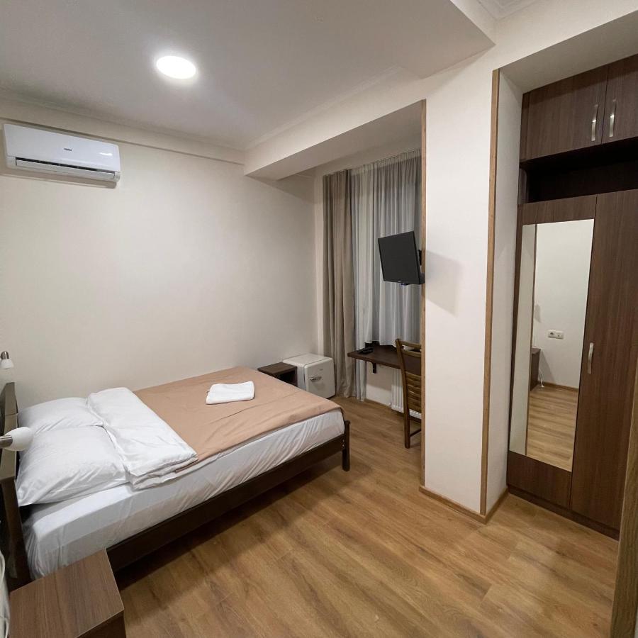 Art Family Hotel Tiflis Exterior foto