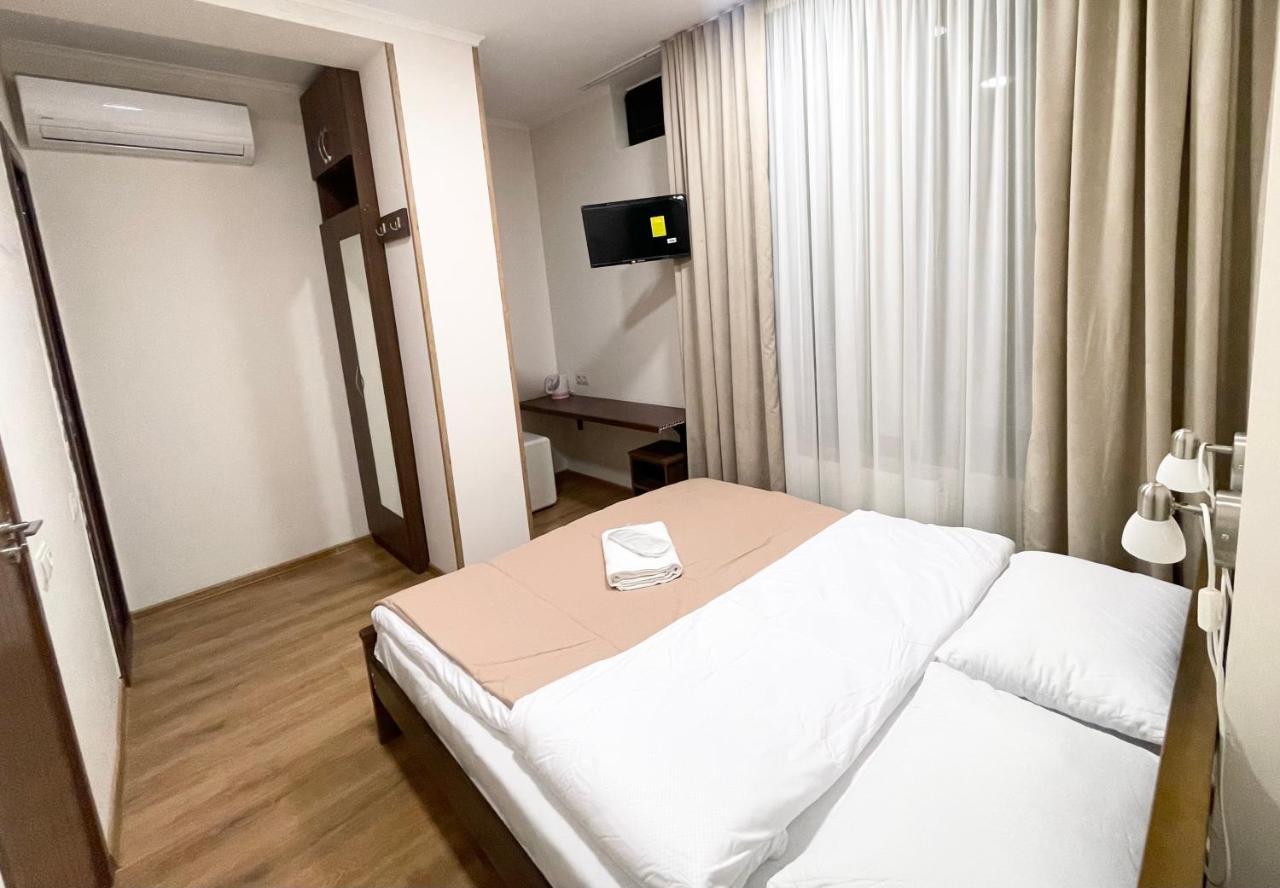 Art Family Hotel Tiflis Exterior foto