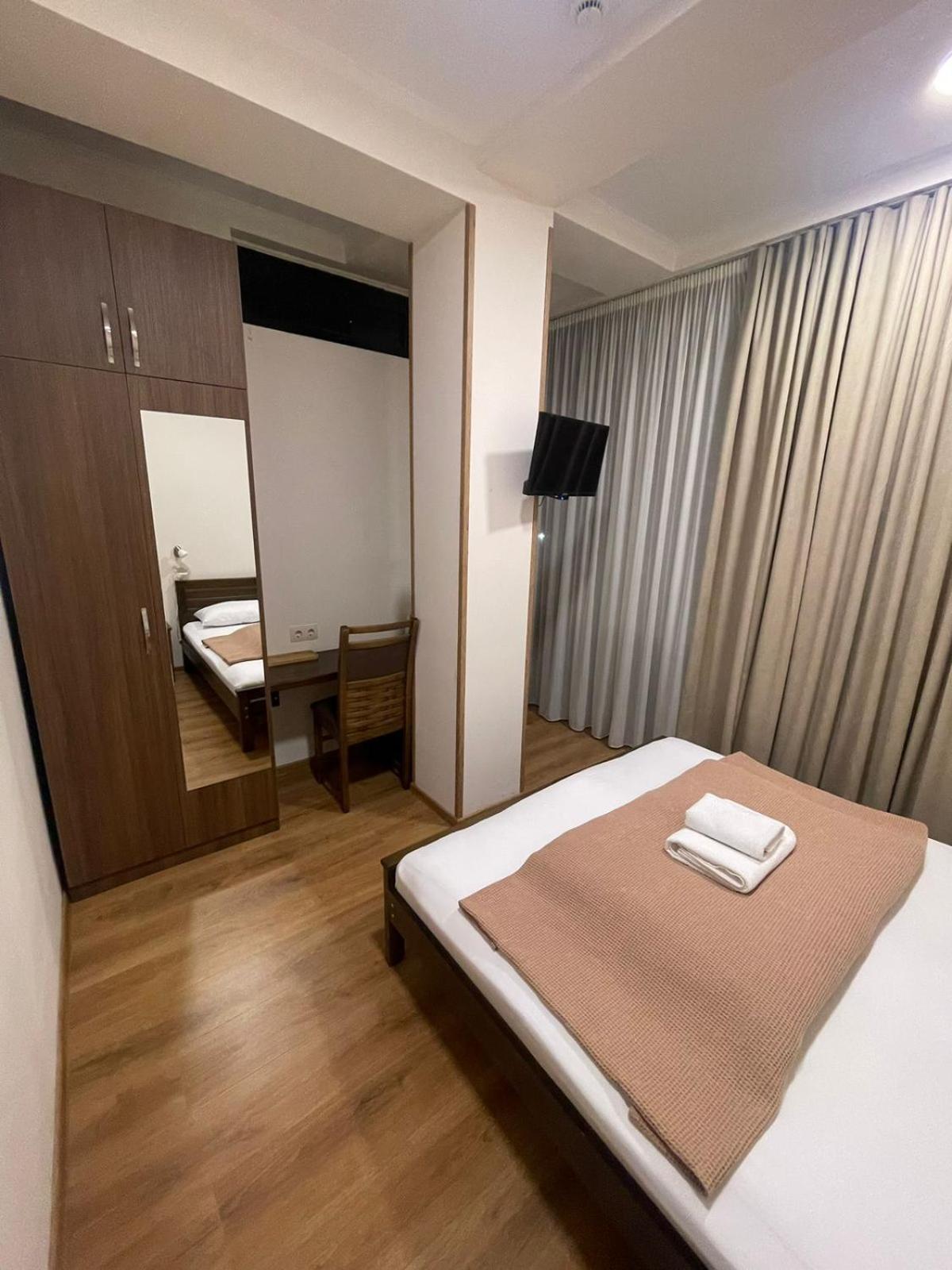 Art Family Hotel Tiflis Exterior foto